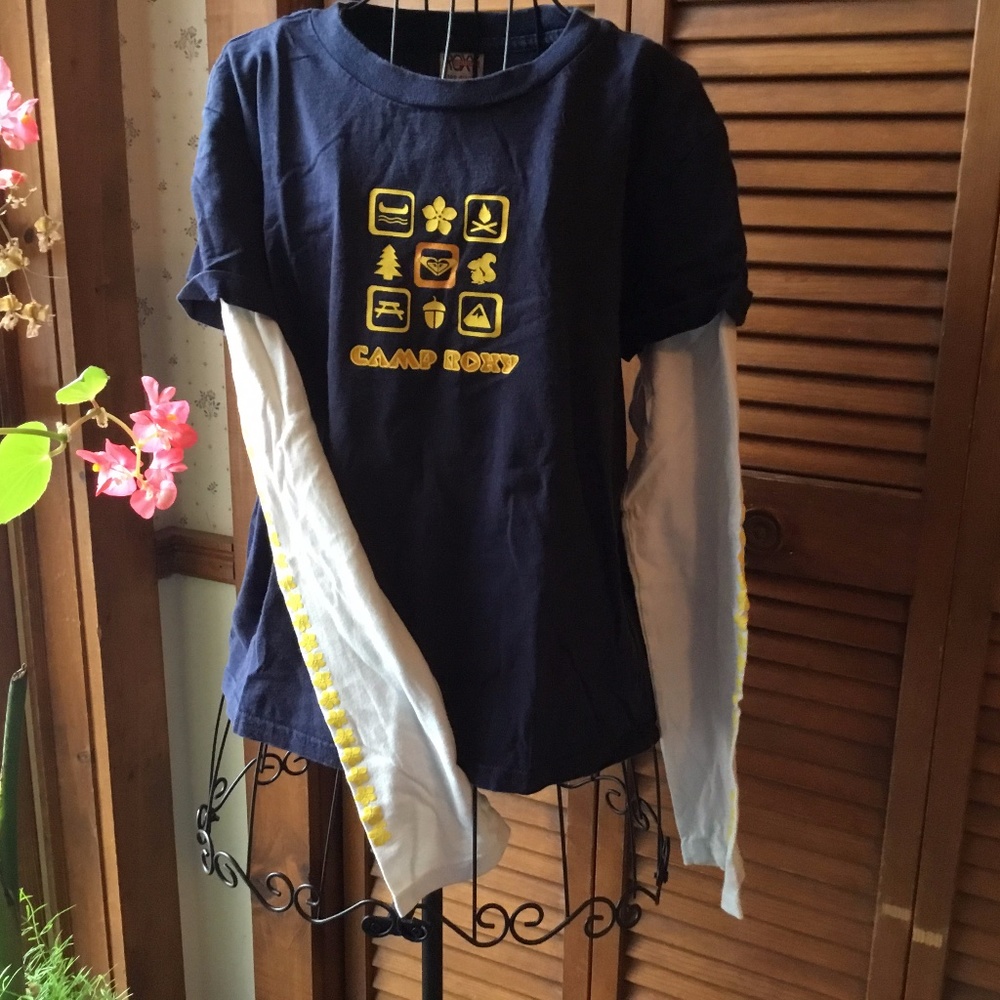 CAMP ROXY XL WHITE LONG SLEEVE NAVY BLUE TSHIRT